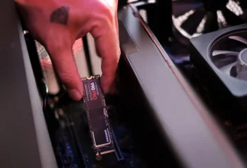 Samsung 990 PRO SSD 4TB – The Ultimate Storage for Massive AI Model Libraries & Datasets